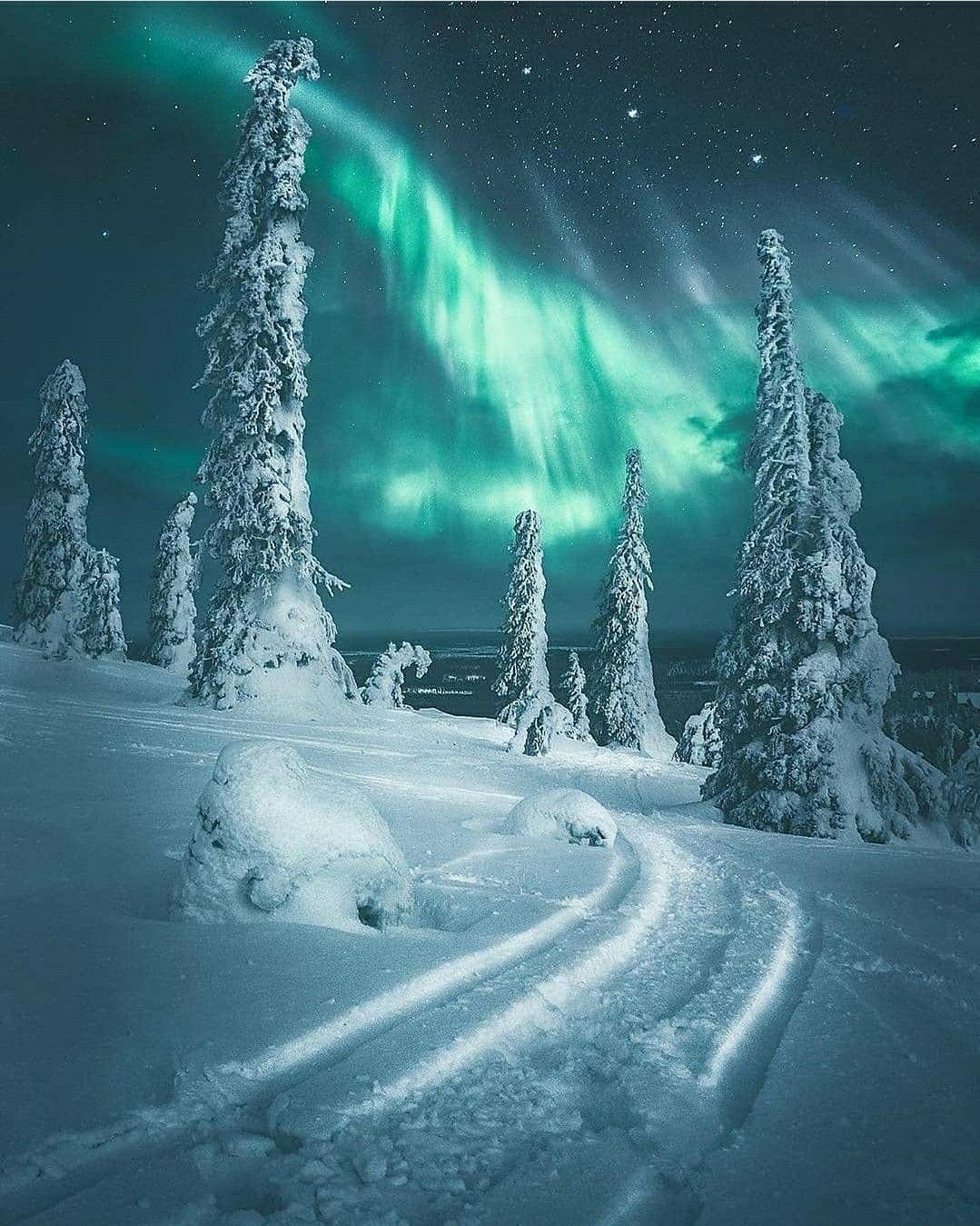 Wunderschöne Winter-Nordlichter-Diamantkunst